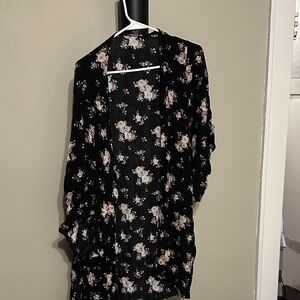 American Eagle Outfitters Black Floral Kimono
